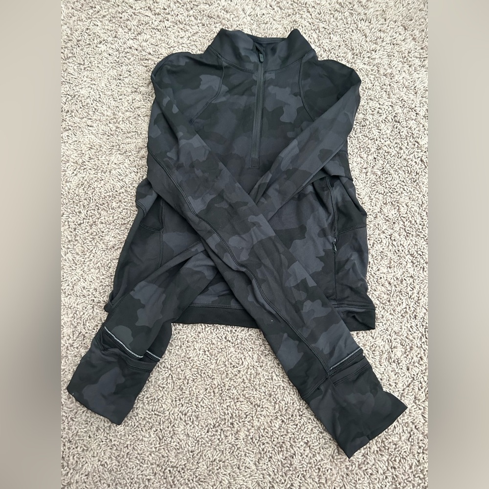 Lululemon black camo top
